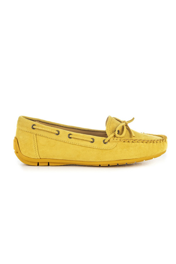 Moccasins with ribbon
