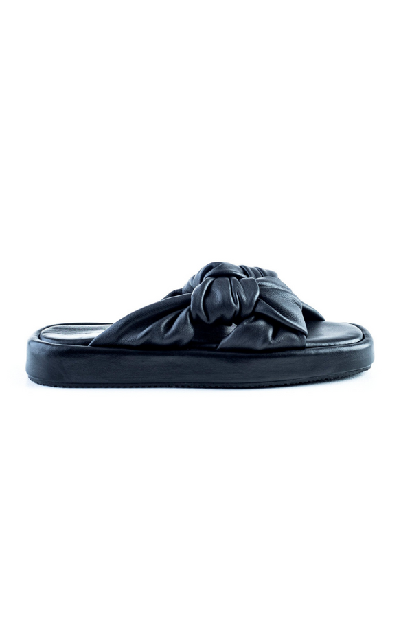 Sandales en cuir à plateforme.
